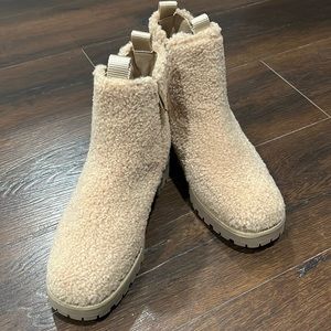 NWOT Sam Edelman Laguna Chelsea Boot Faux Shearling